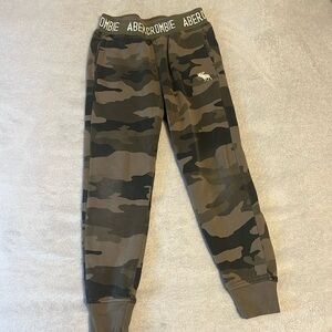 Abercrombie Boys Camo Joggers 7/8